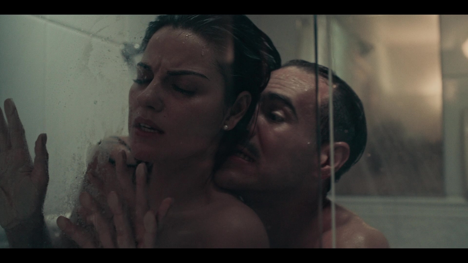 Dark_Desire_S01E01_0470.jpg