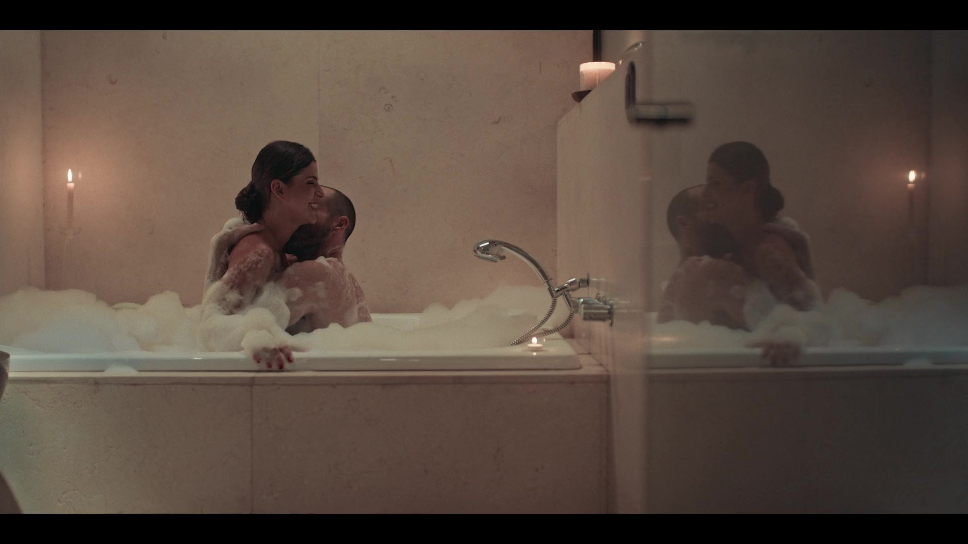 Dark_Desire_S01E03_0017.jpg