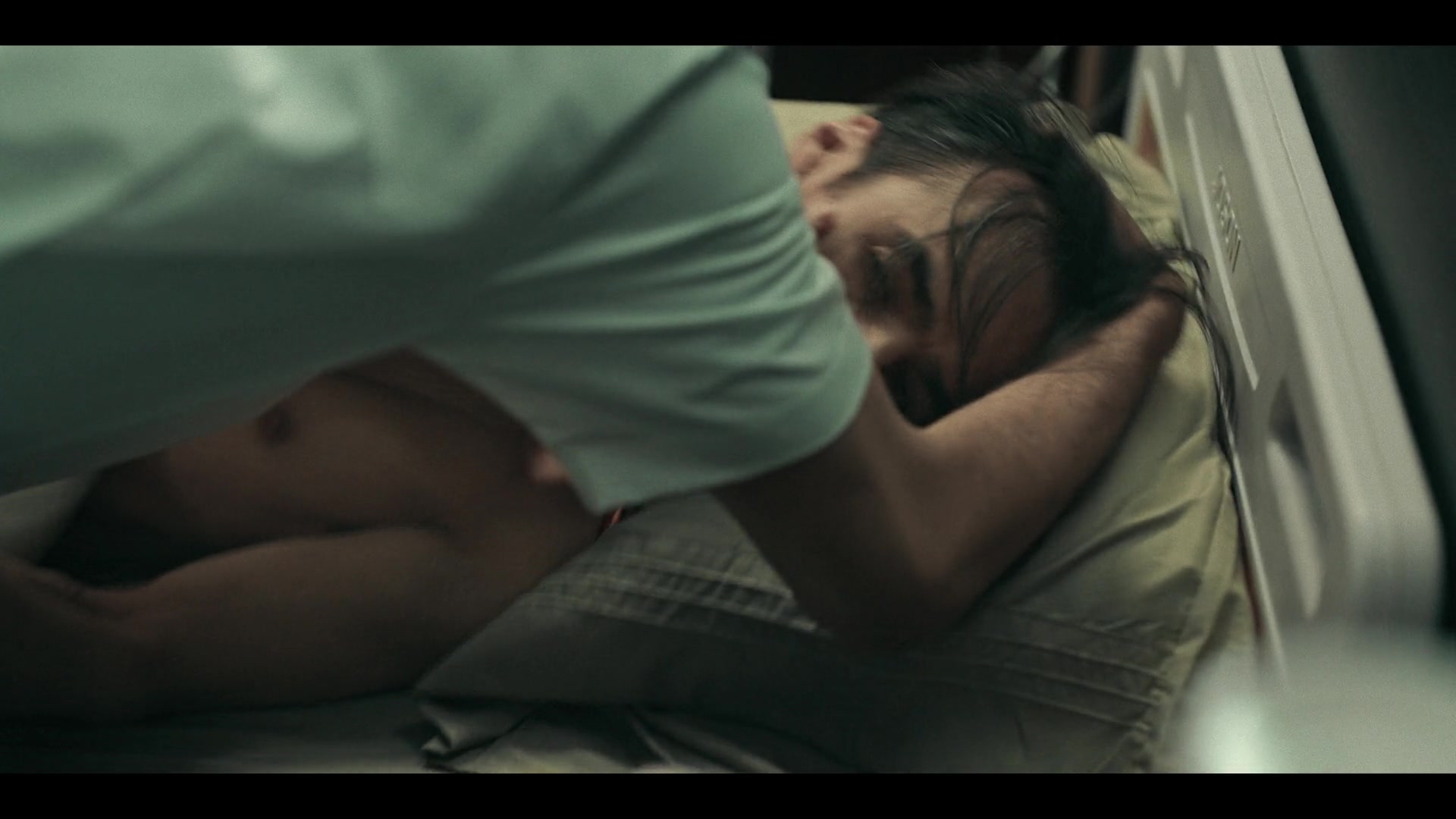 Dark_Desire_S01E12_1557.jpg