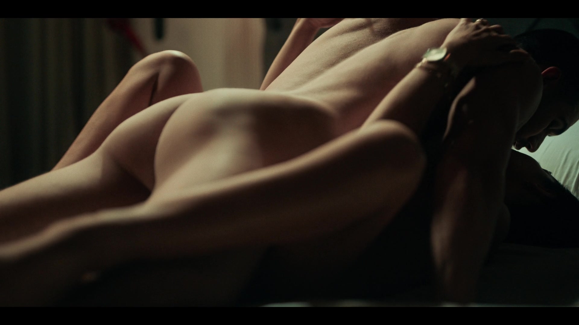 Dark_Desire_S01E17_1038.jpg