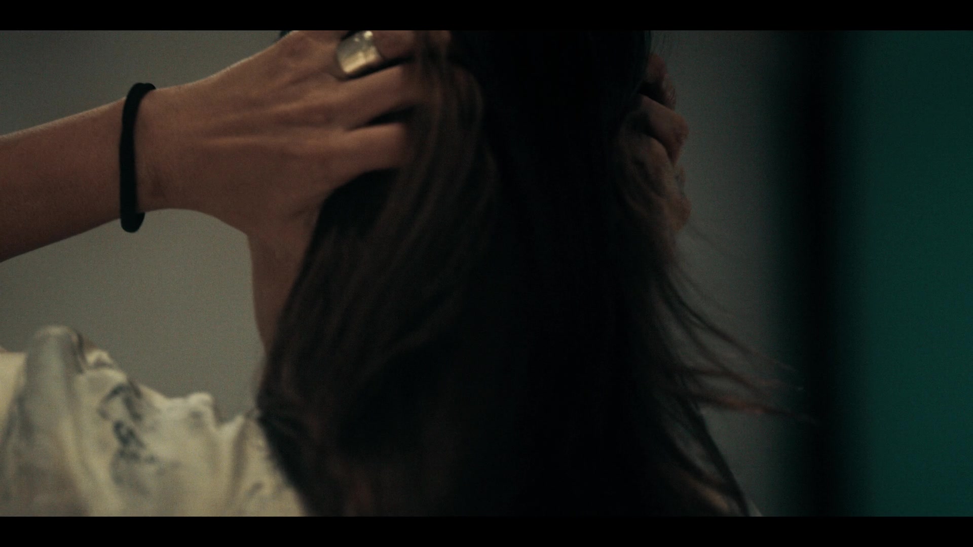 Dark_Desire_S01E17_1435.jpg