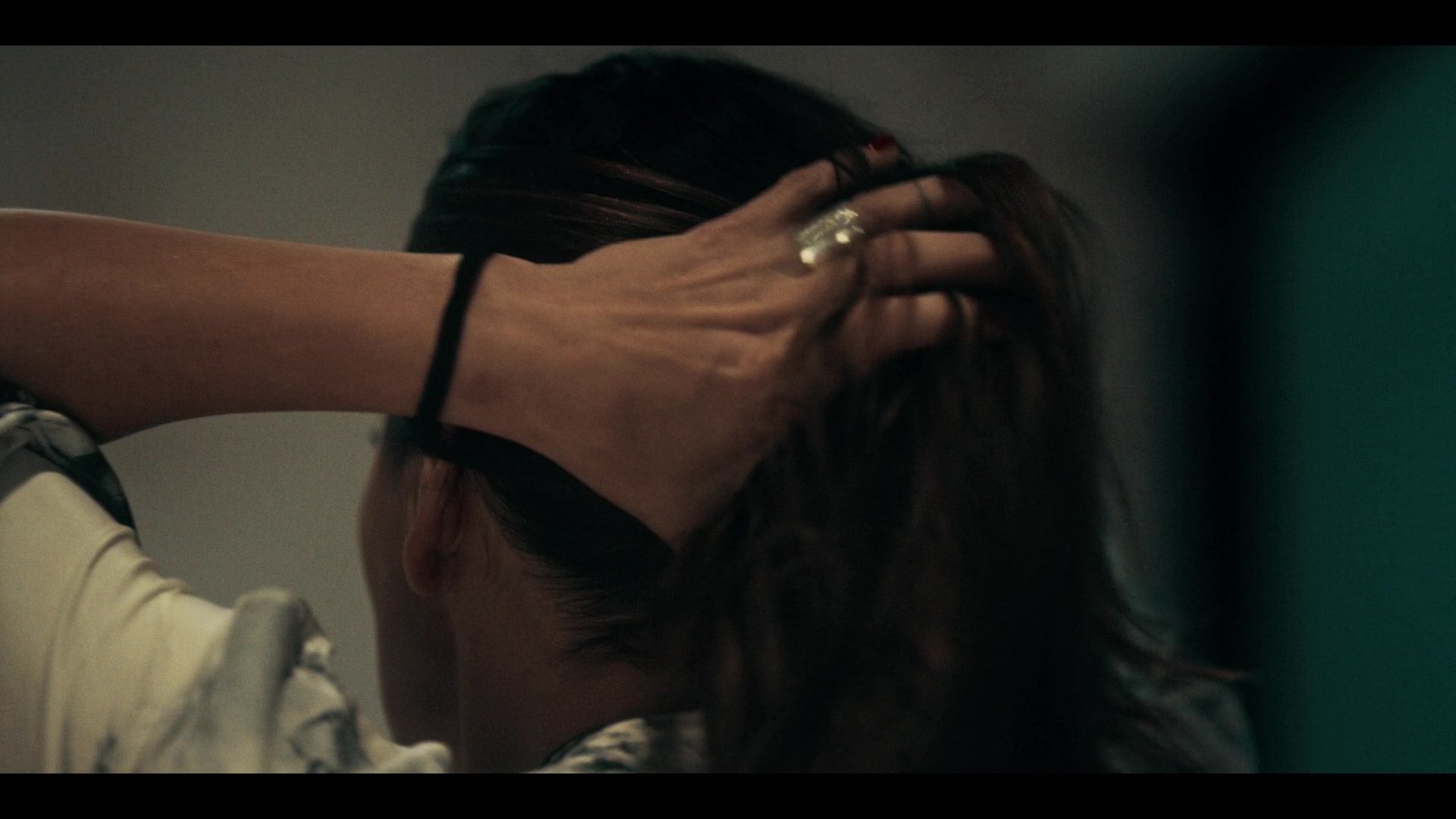 Dark_Desire_S01E17_1436.jpg