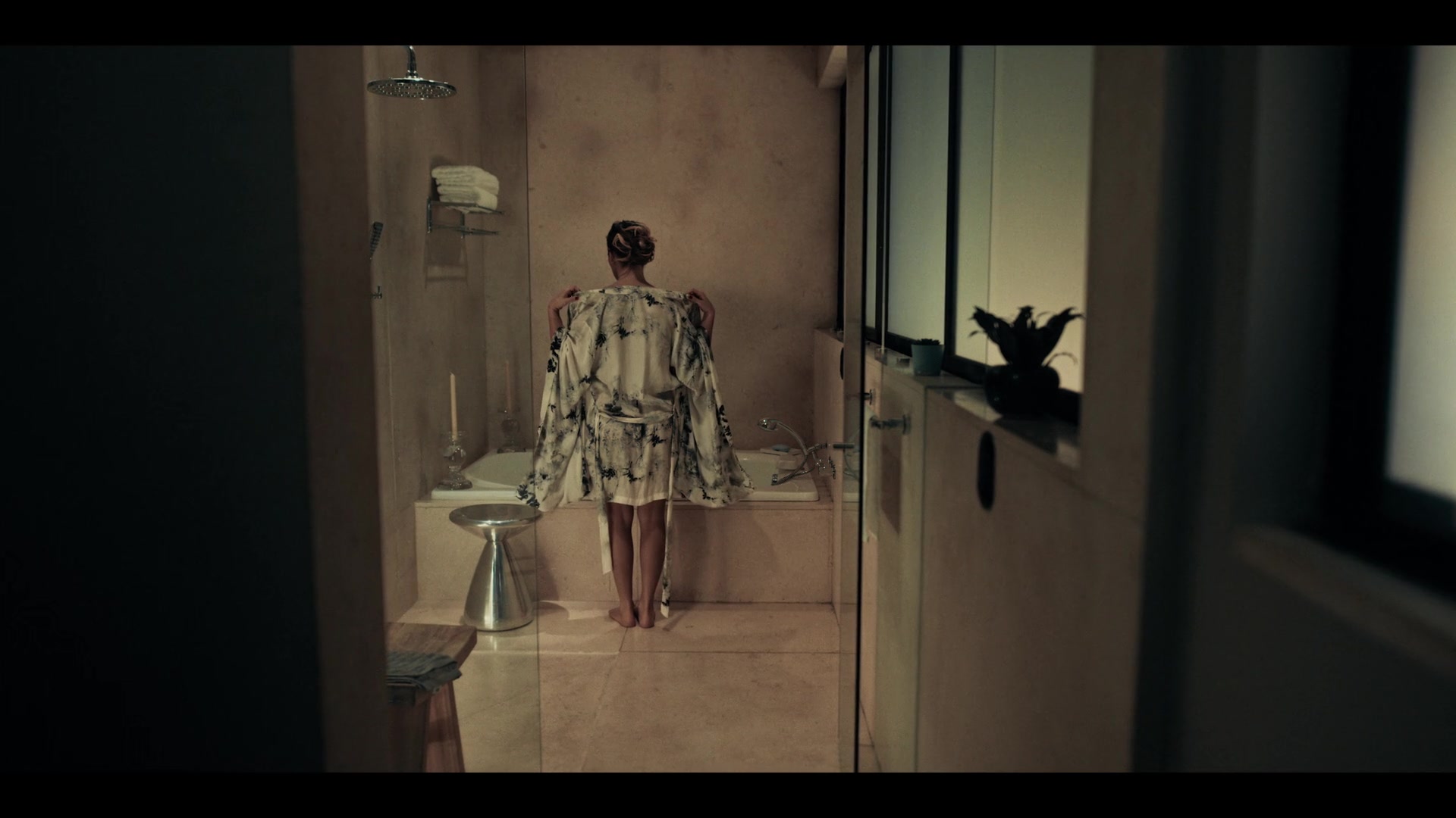 Dark_Desire_S01E17_1440.jpg