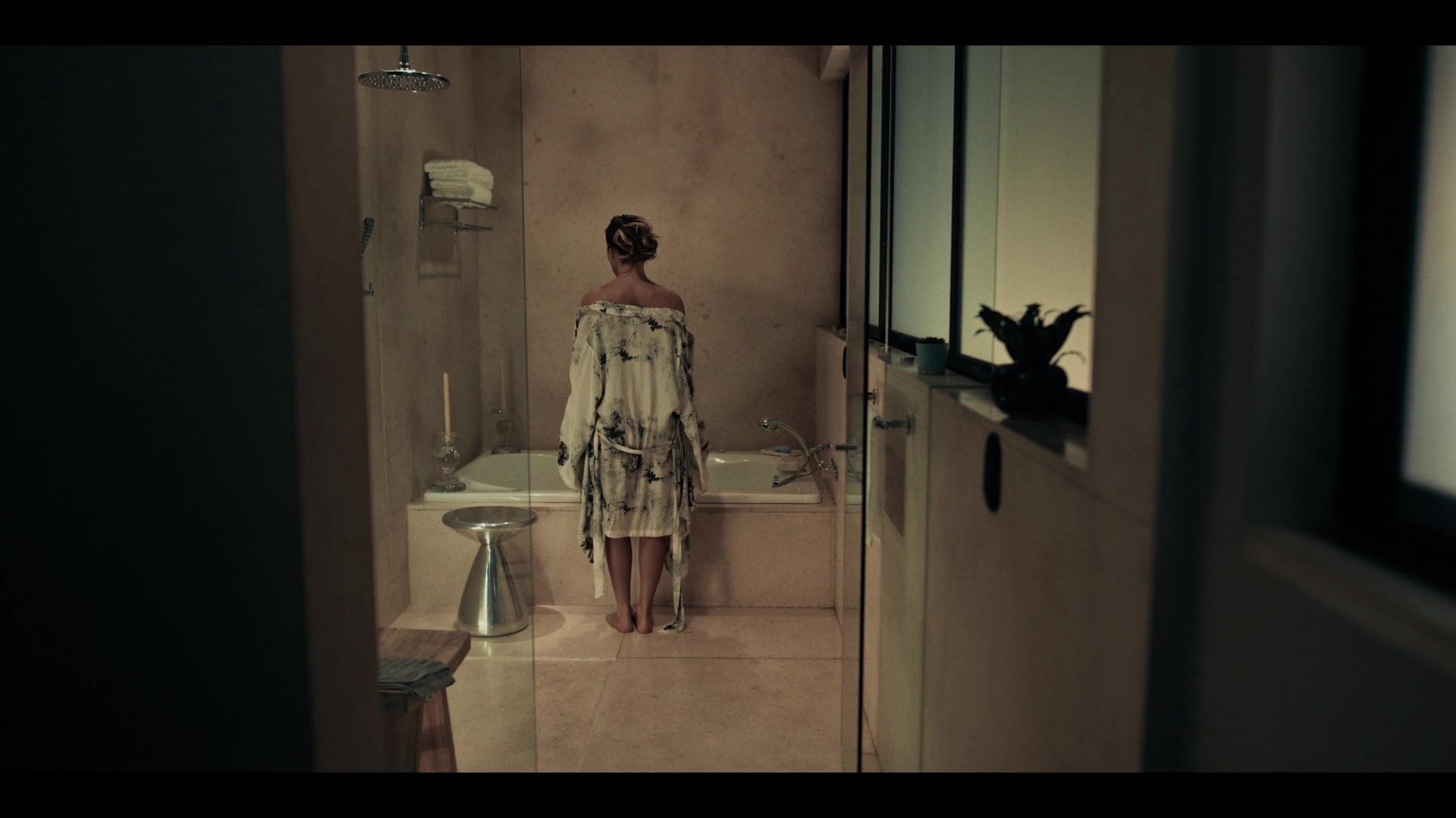Dark_Desire_S01E17_1442.jpg