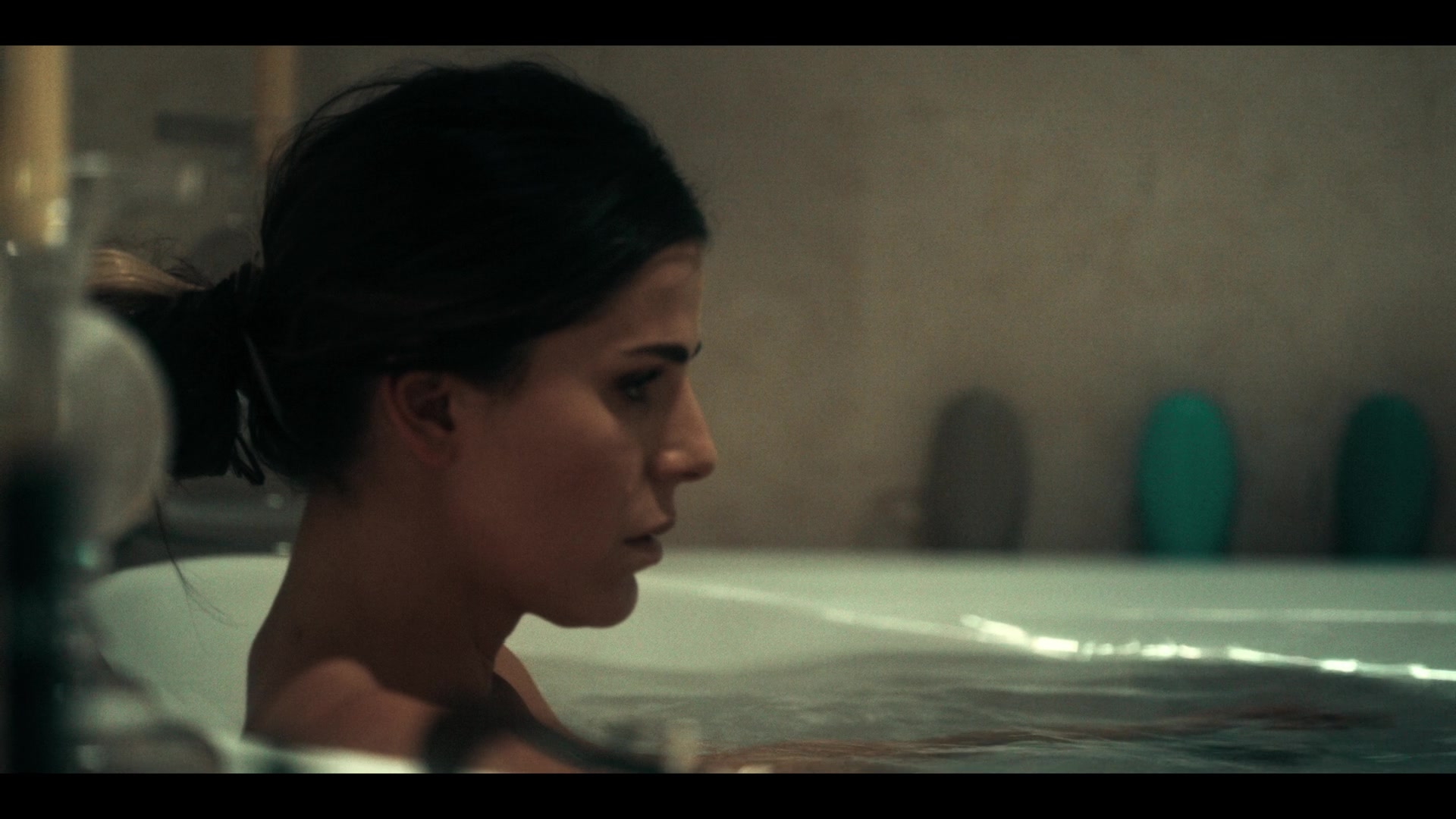Dark_Desire_S01E17_1452.jpg
