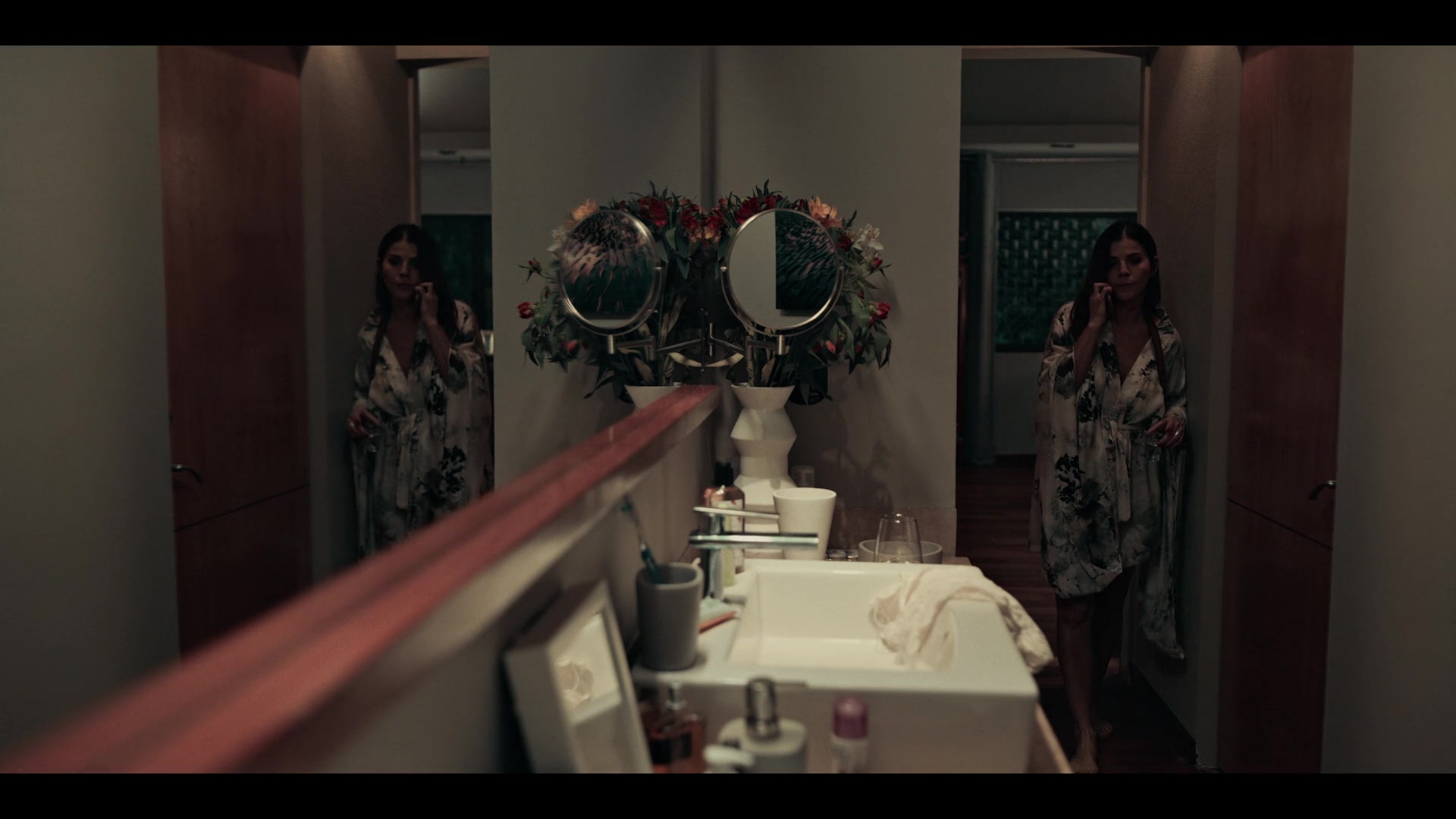 Dark_Desire_S01E17_1487.jpg