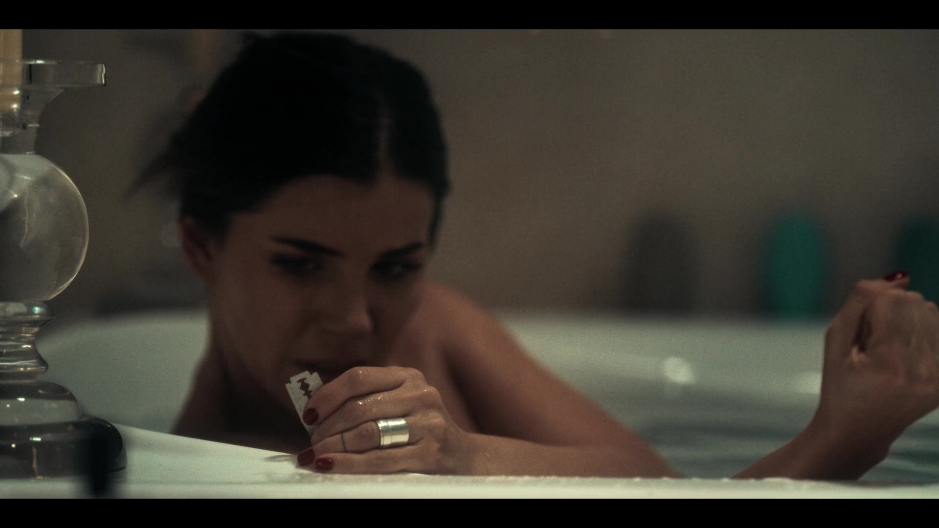 Dark_Desire_S01E17_1552.jpg