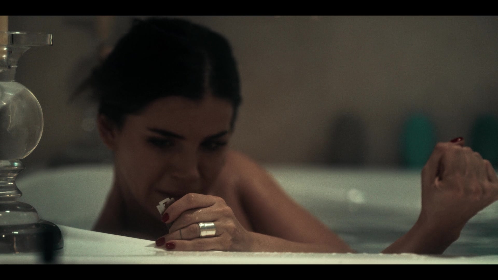Dark_Desire_S01E17_1554.jpg