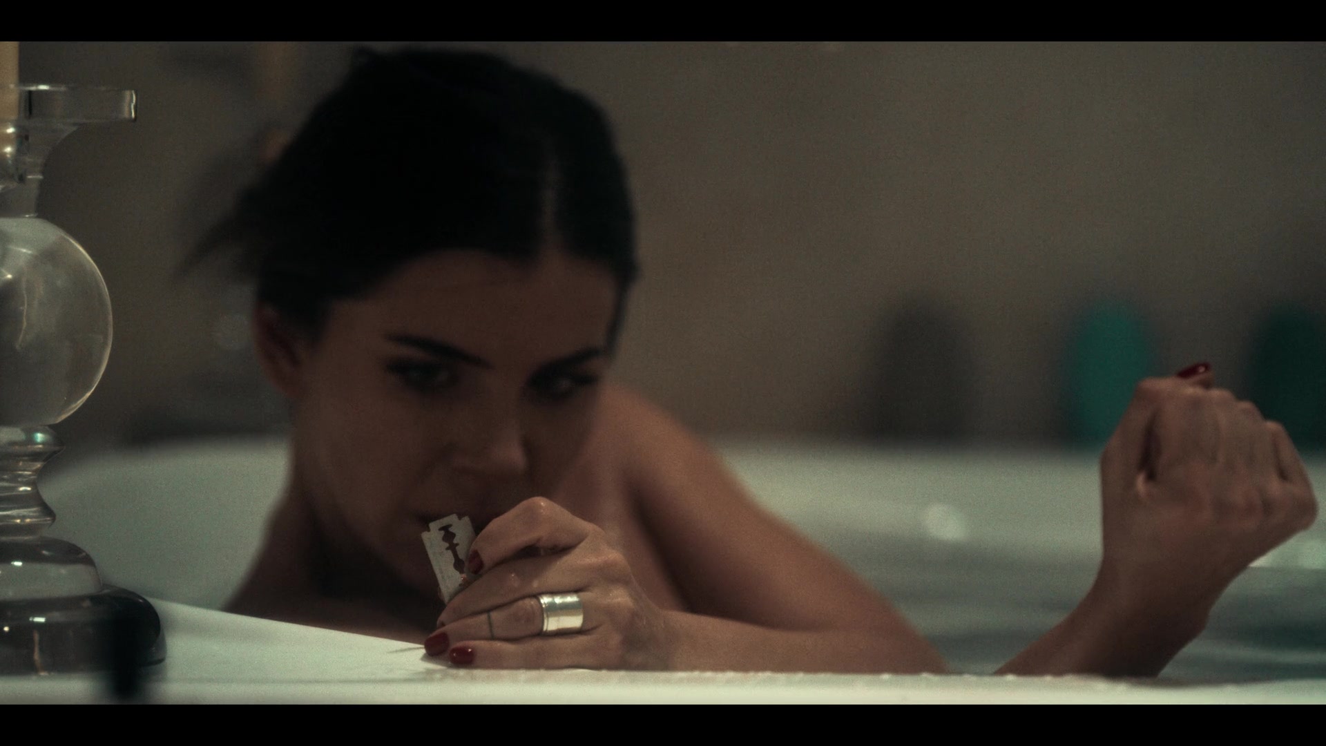 Dark_Desire_S01E17_1556.jpg