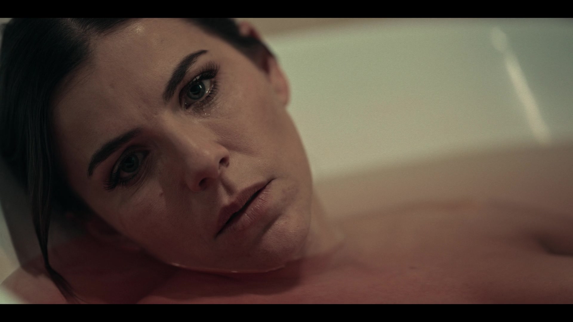 Dark_Desire_S01E17_1622.jpg