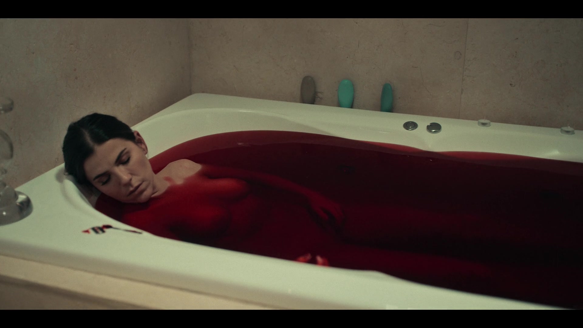 Dark_Desire_S01E17_1653.jpg
