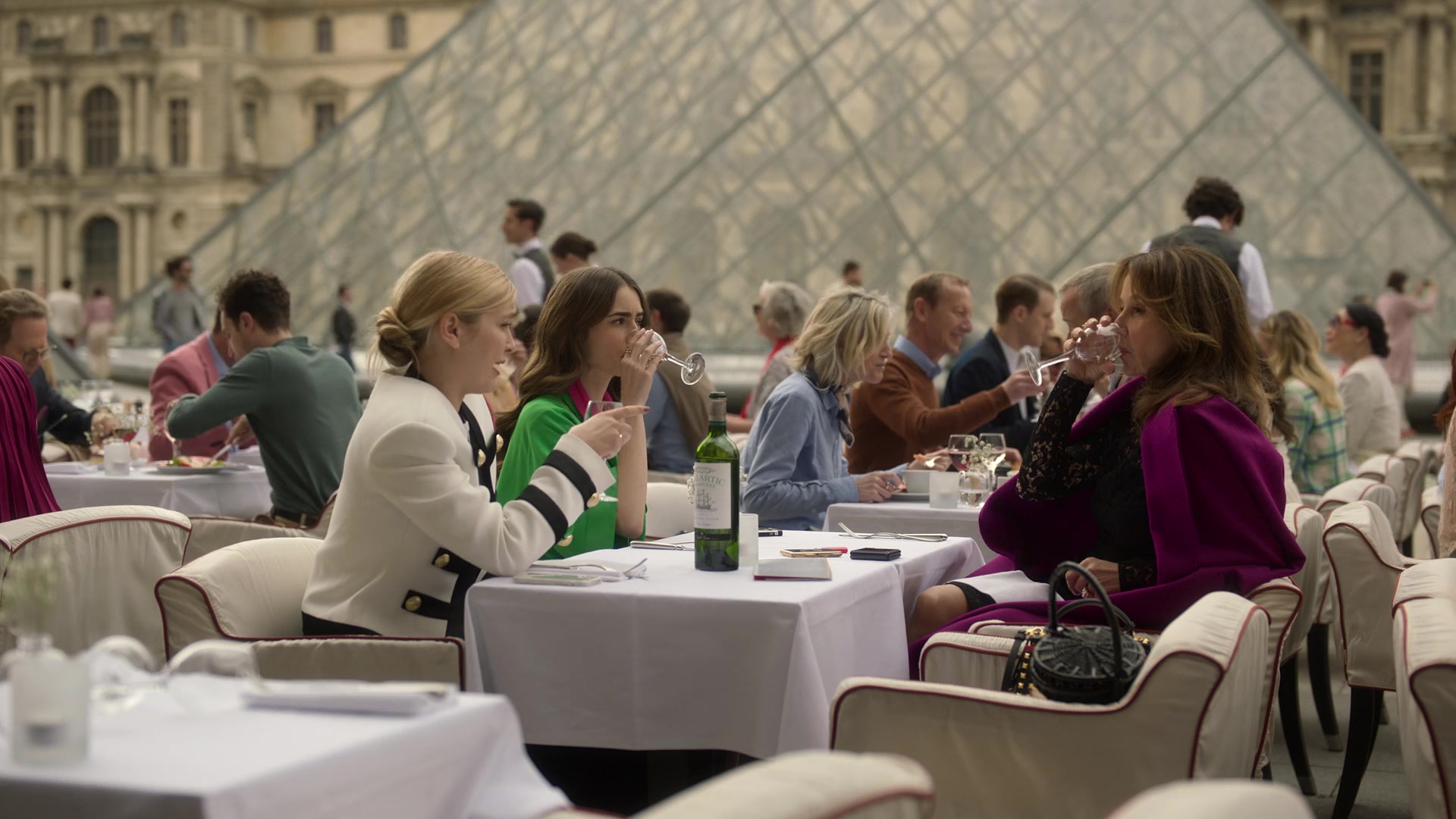Emily_in_Paris_201_0356.jpg