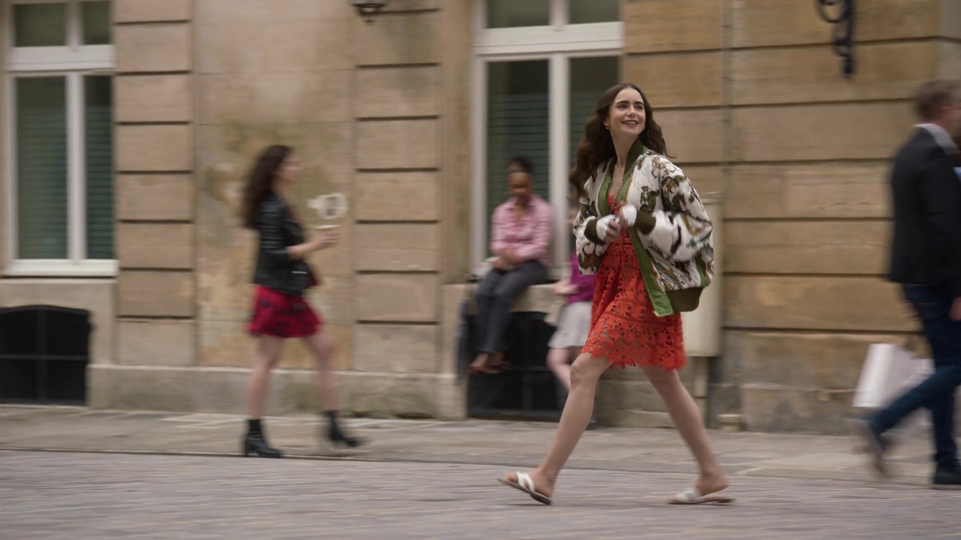 Emily_in_Paris_203_0508.jpg
