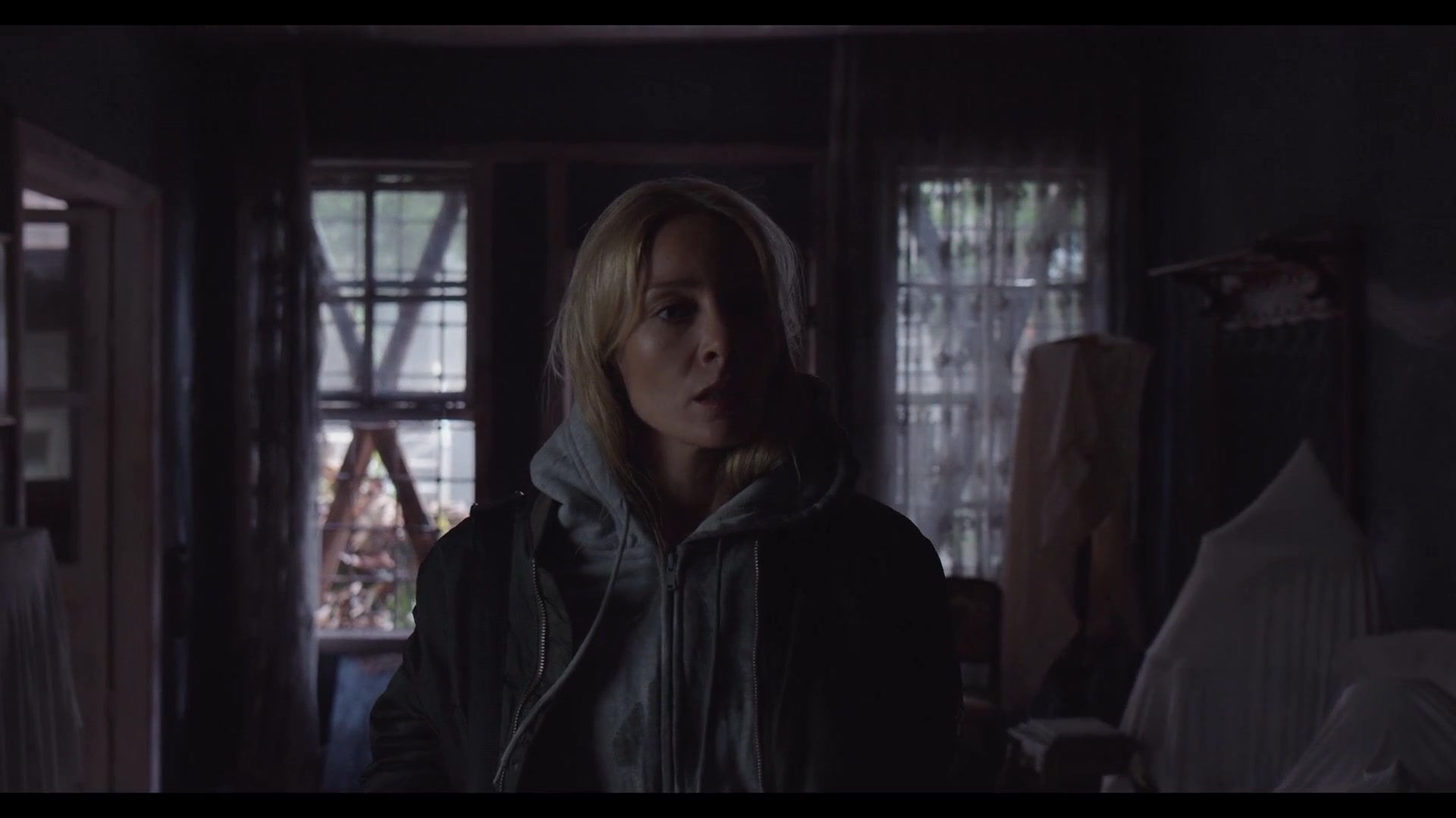 Love_101_01x01_0110.jpg