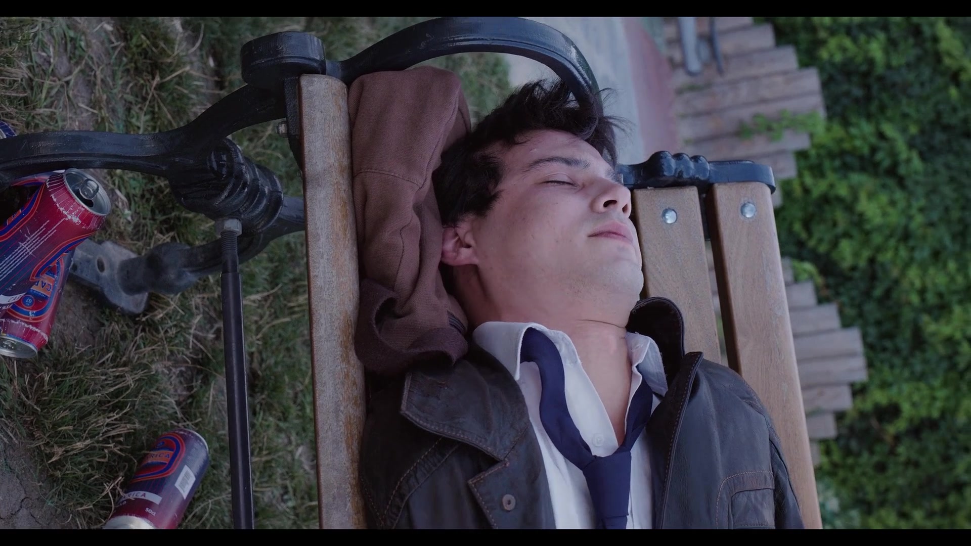 Love_101_01x01_0369.jpg
