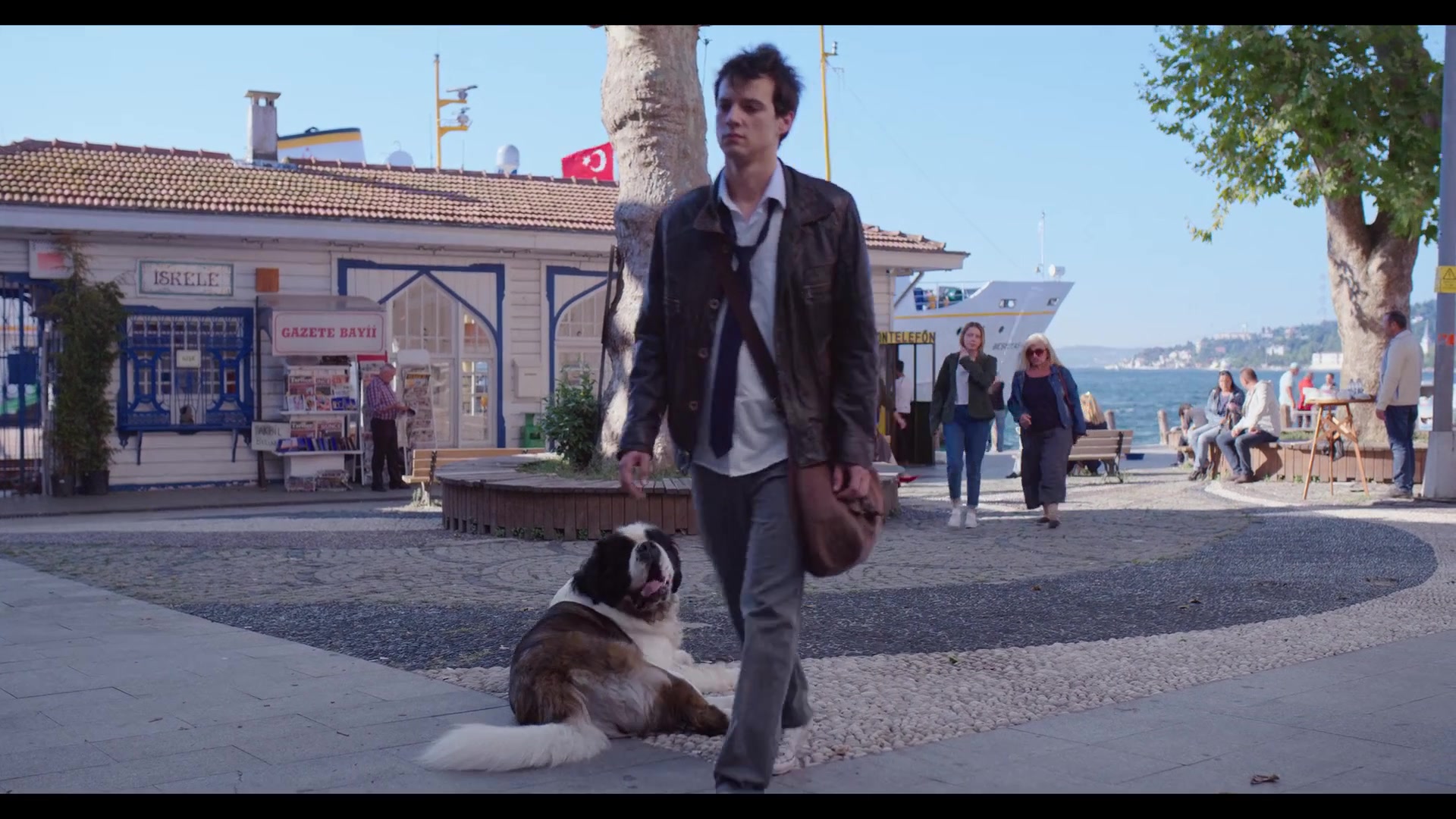 Love_101_01x01_1288.jpg