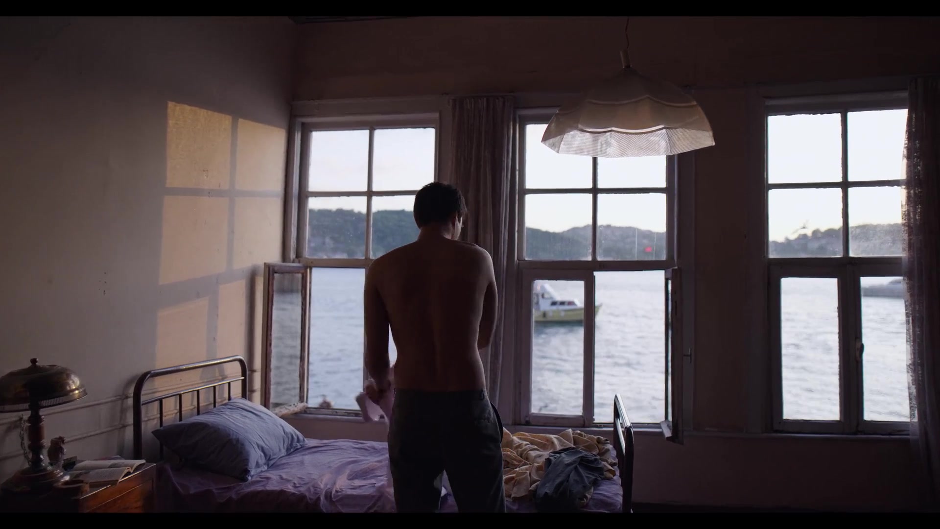 Love_101_01x01_1334.jpg