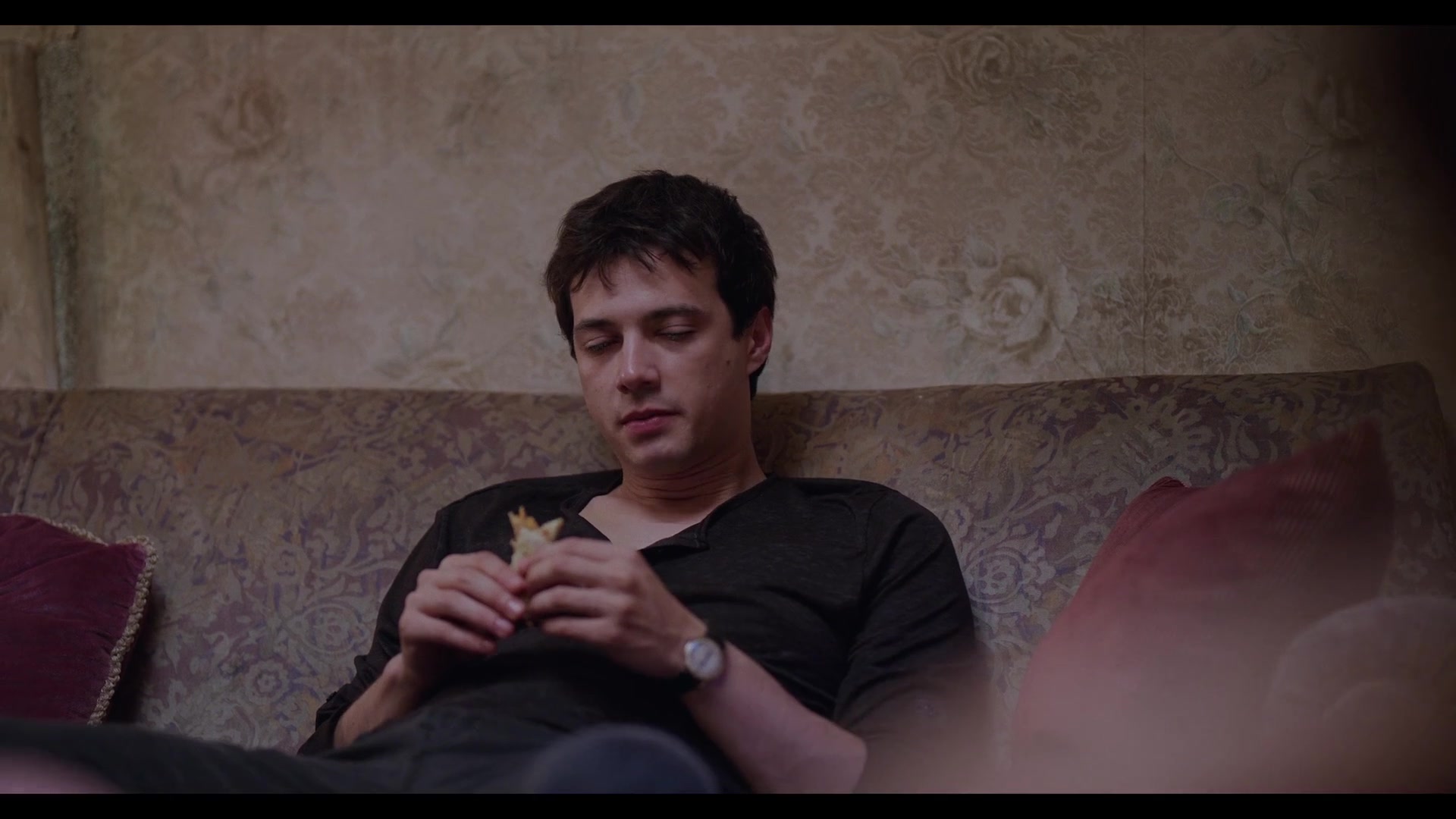 Love_101_01x01_1698.jpg