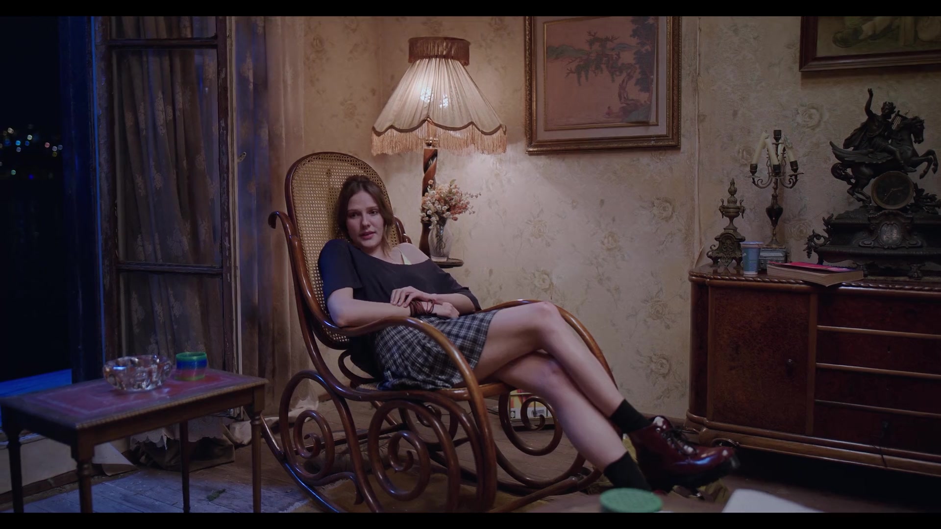 Love_101_01x01_1703.jpg