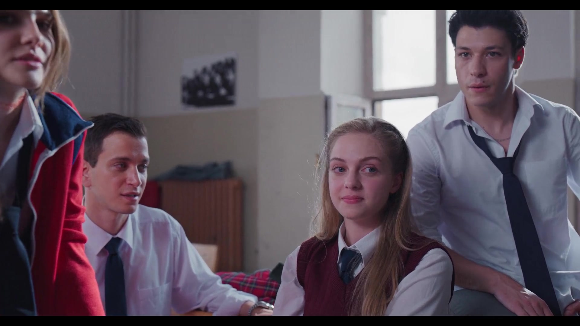 Love_101_01x01_1924.jpg