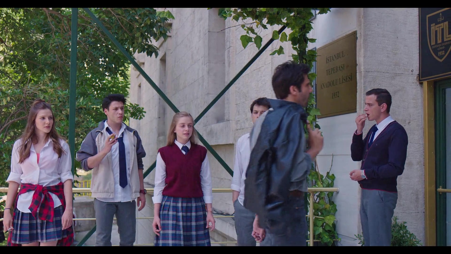 Love_101_01x01_1999.jpg