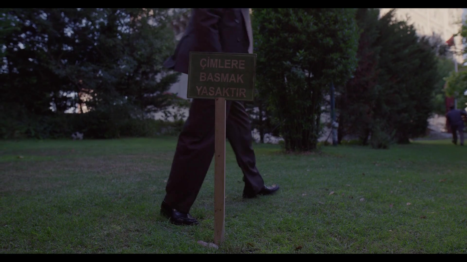 Love_101_01x04_0121.jpg