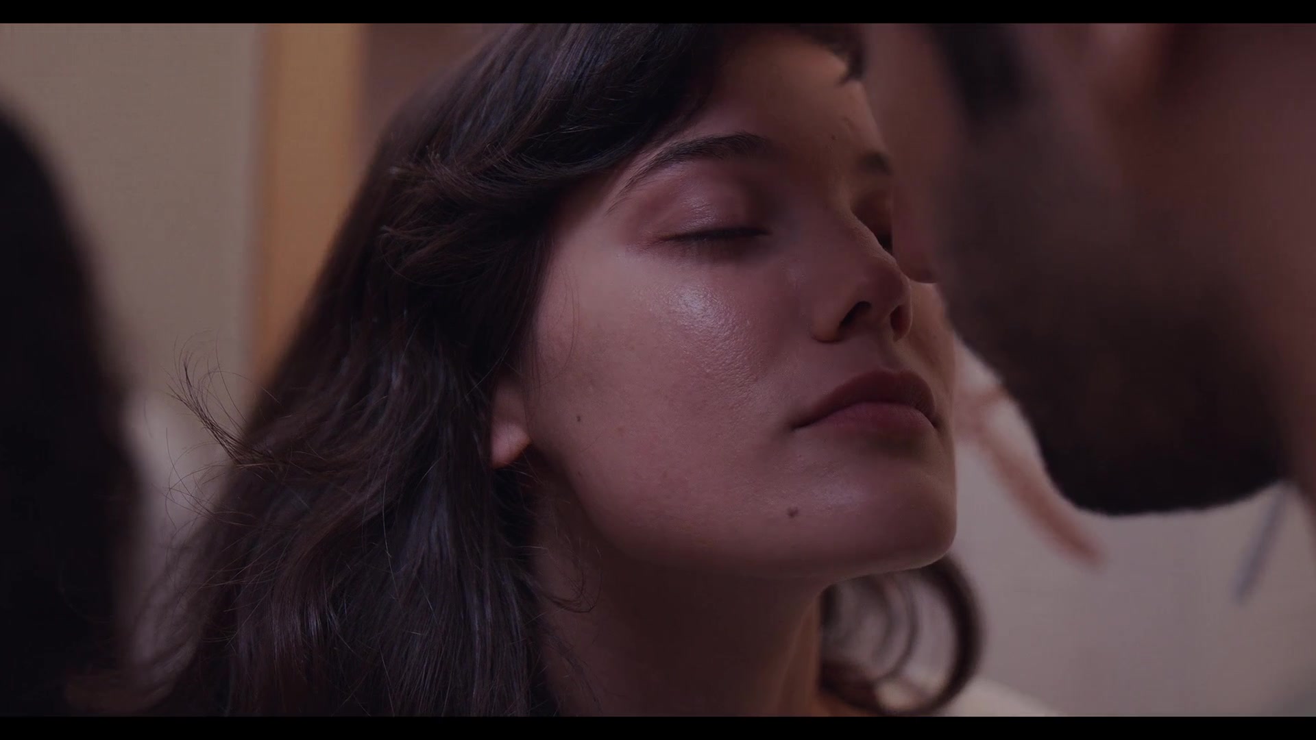 Love_101_01x04_0215.jpg