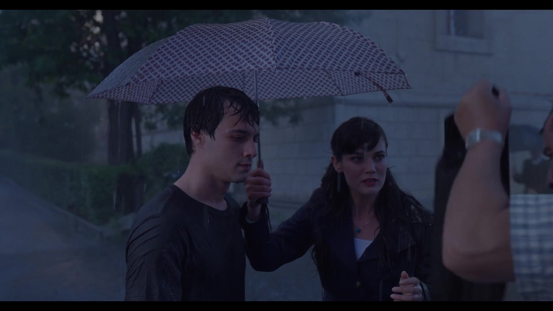 Love_101_01x04_1299.jpg