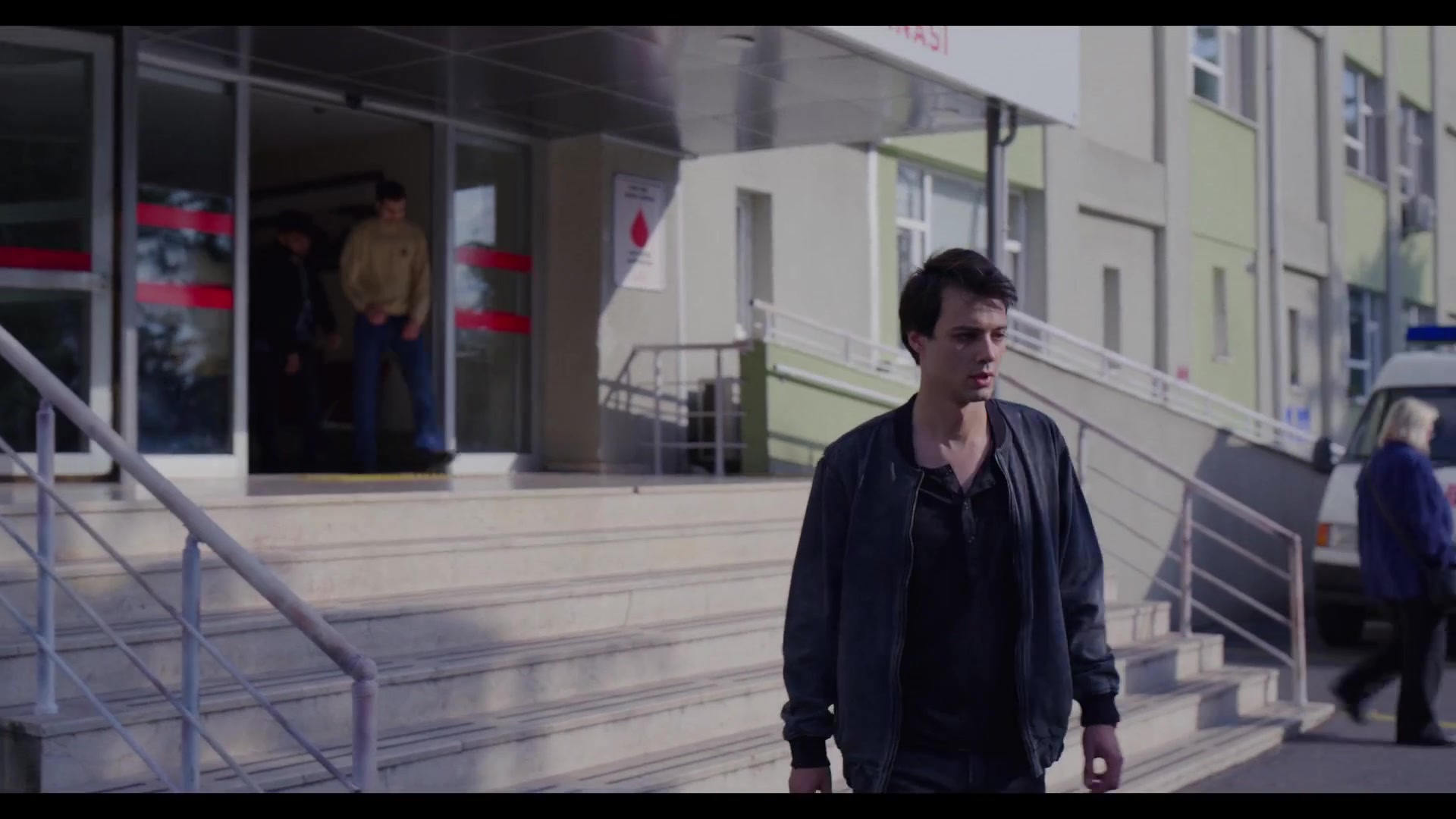 Love_101_01x04_1621.jpg