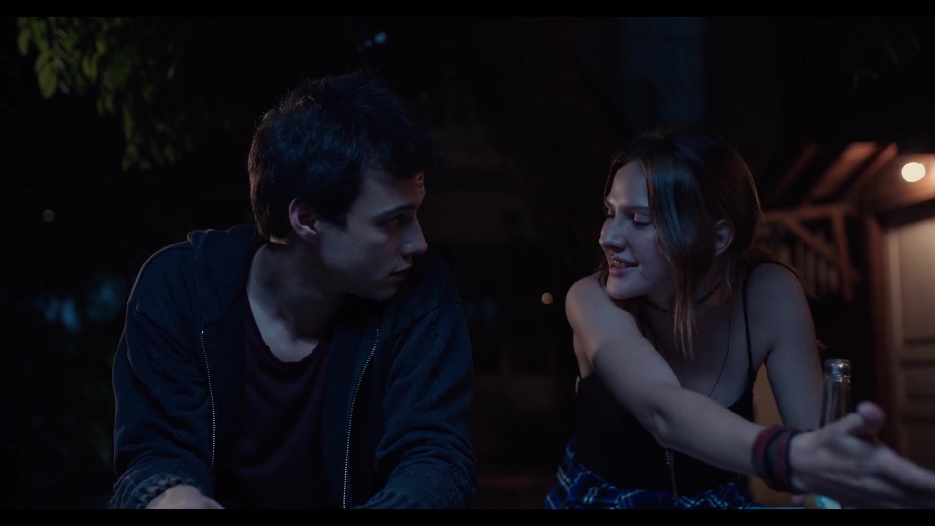 Love_101_01x06_0040.jpg