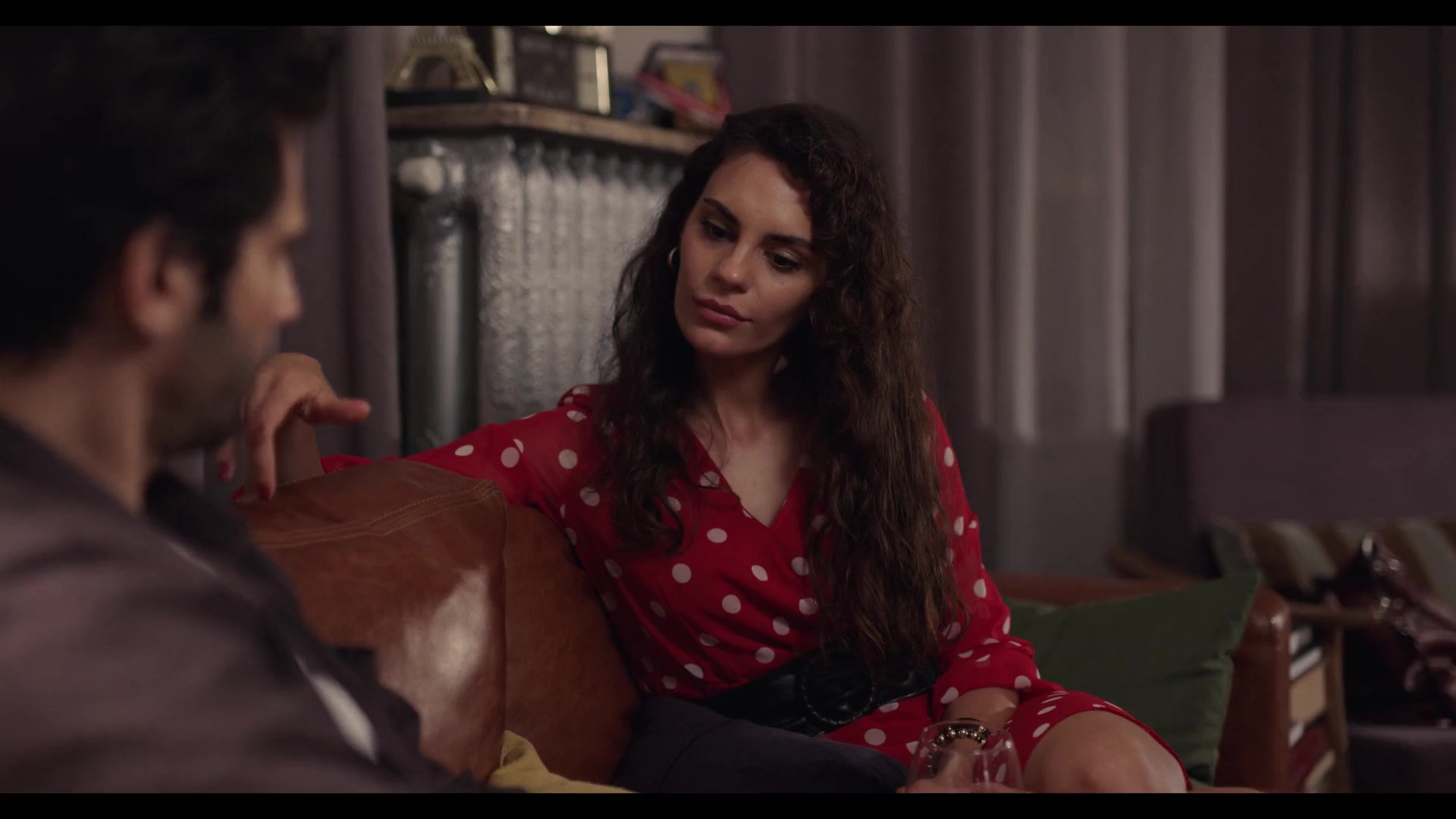 Love_101_01x07_0195.jpg