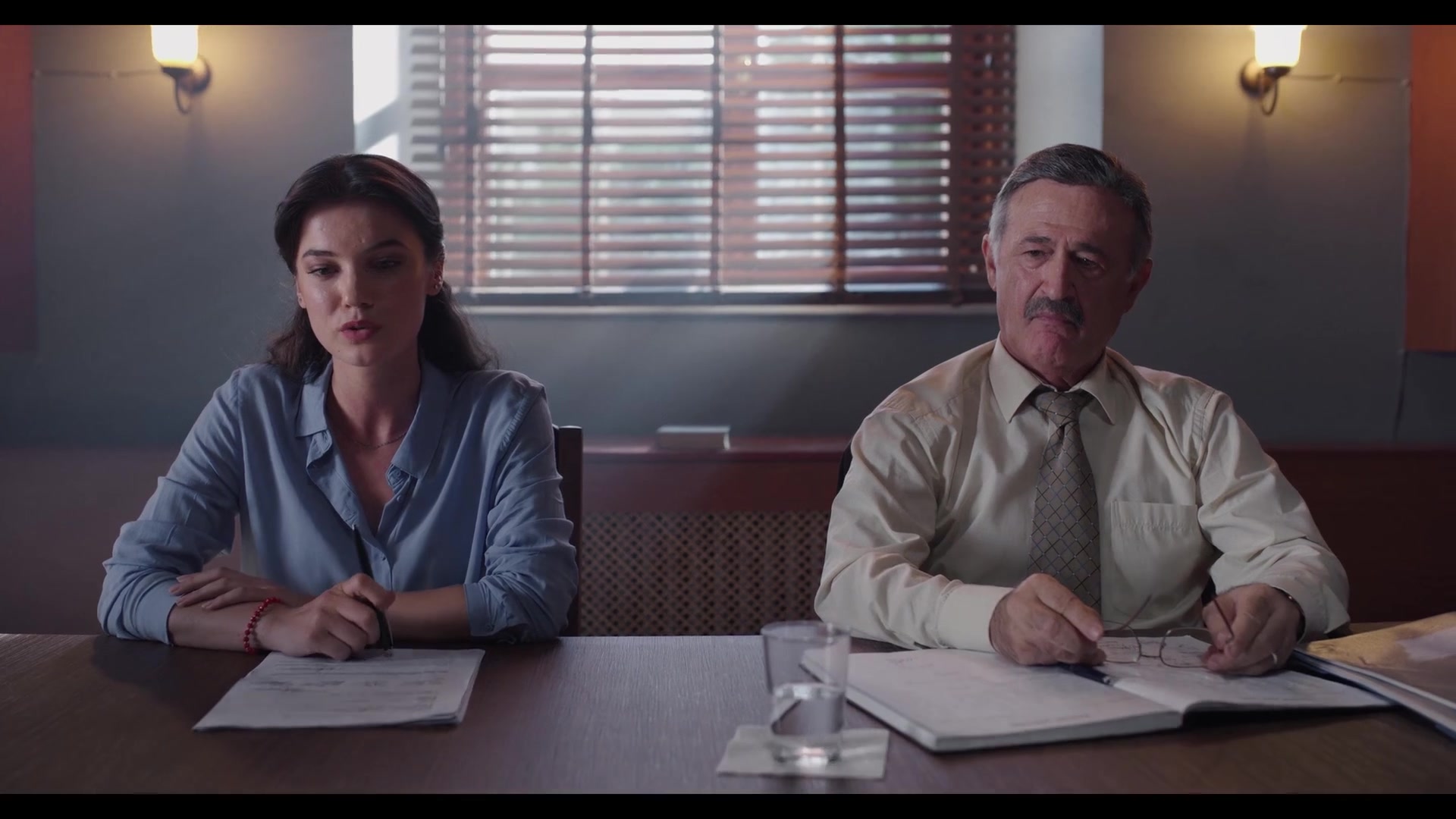Love_101_01x08_0101.jpg