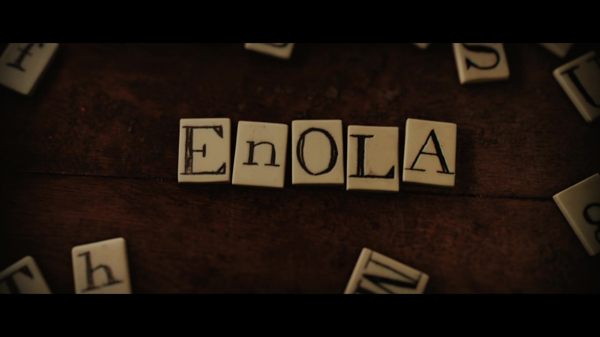 Enola_Holmes_0058.jpg