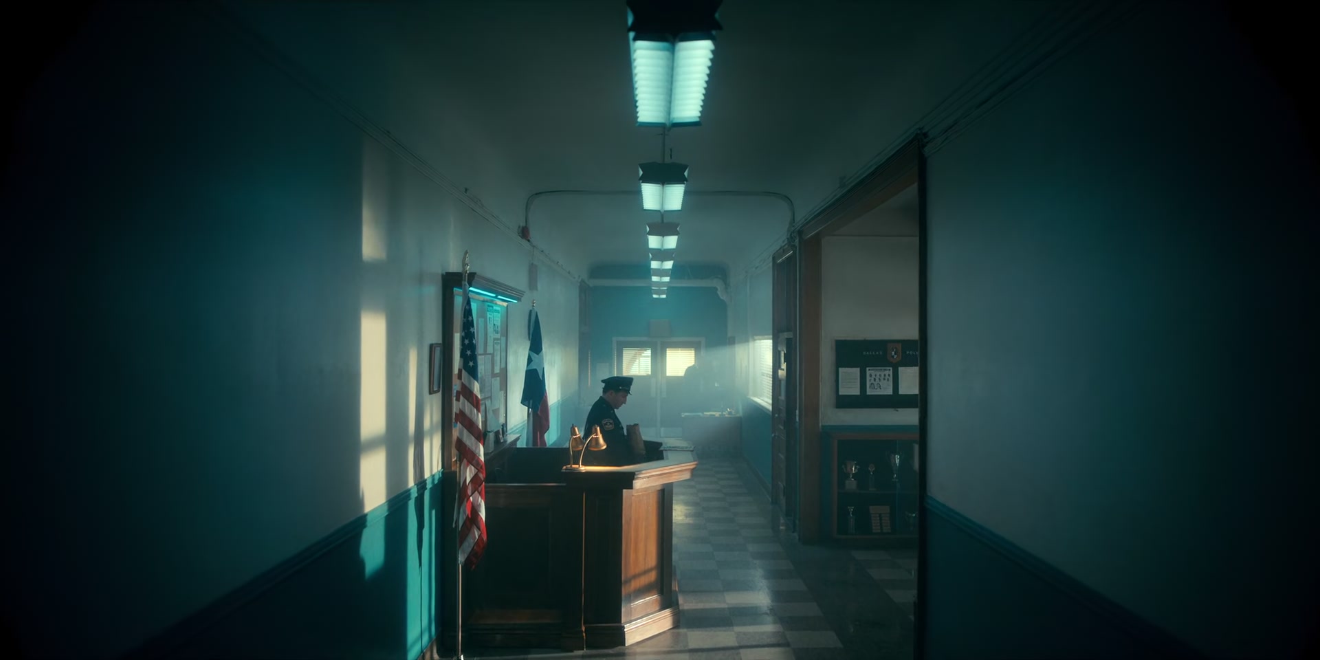 2x03_0534.jpg