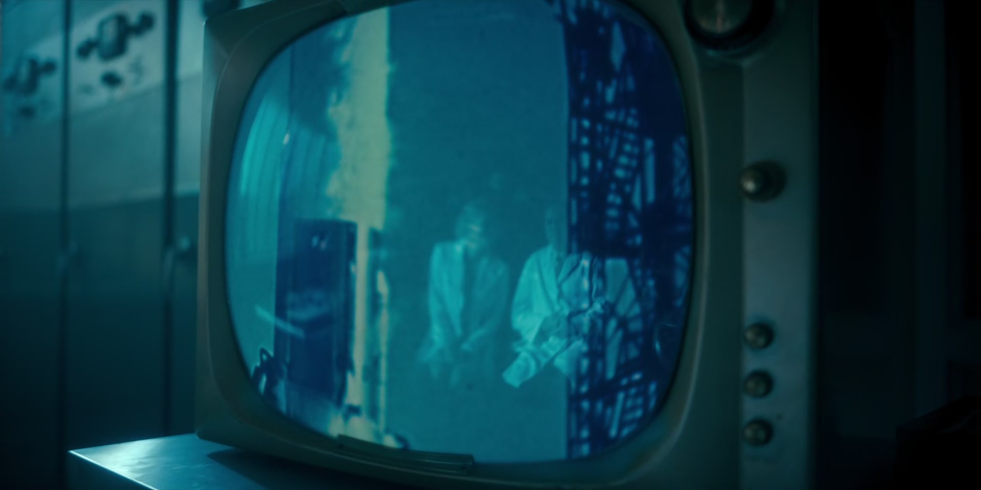 2x05_0053.jpg