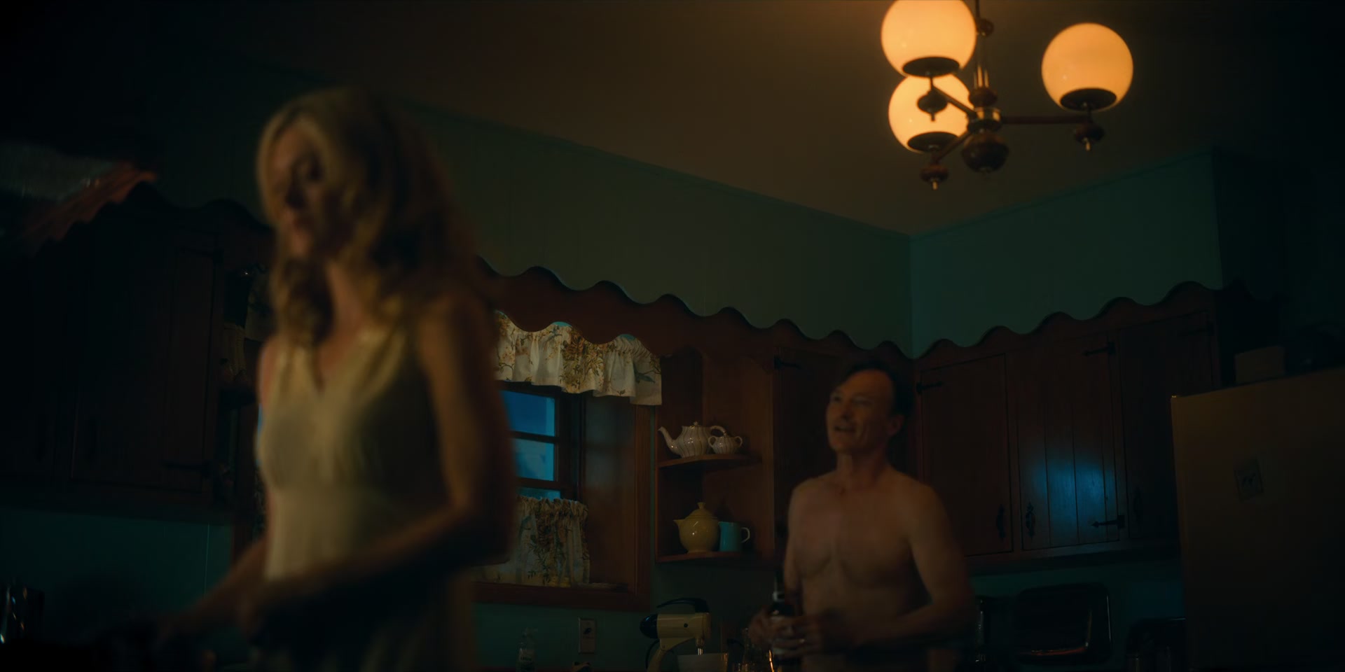 2x05_1200.jpg