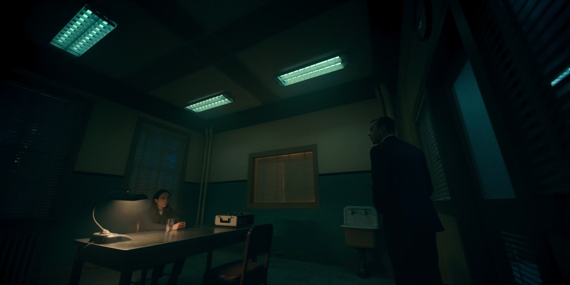 2x08_0032.jpg