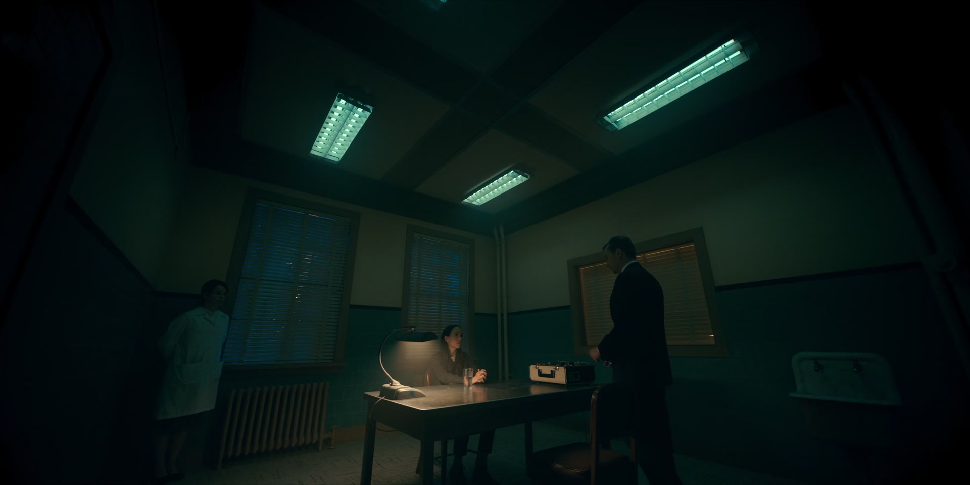 2x08_0034.jpg