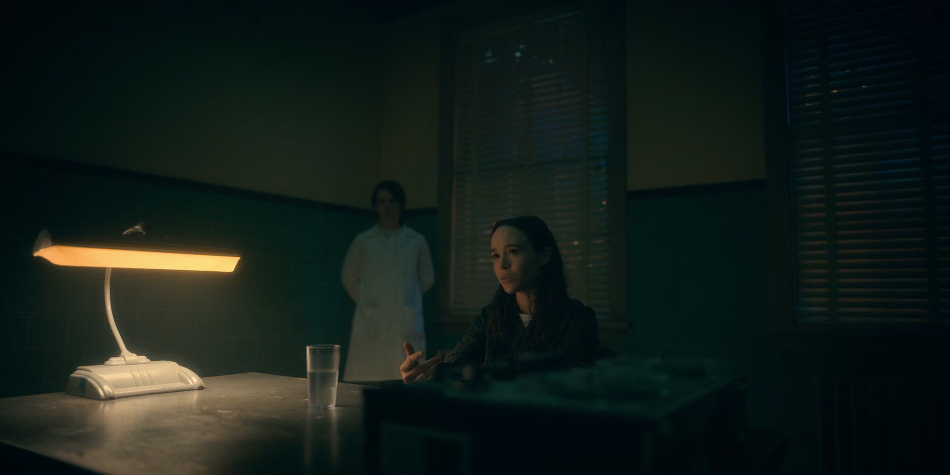 2x08_0050.jpg