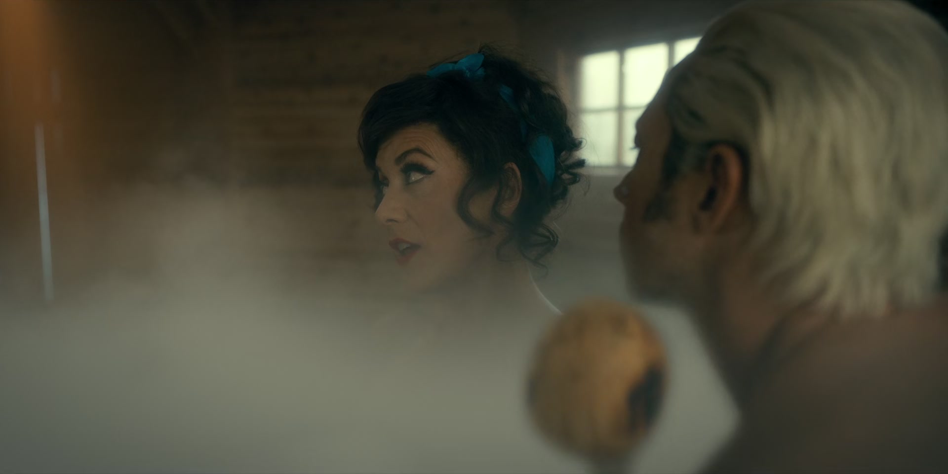 2x08_0217.jpg