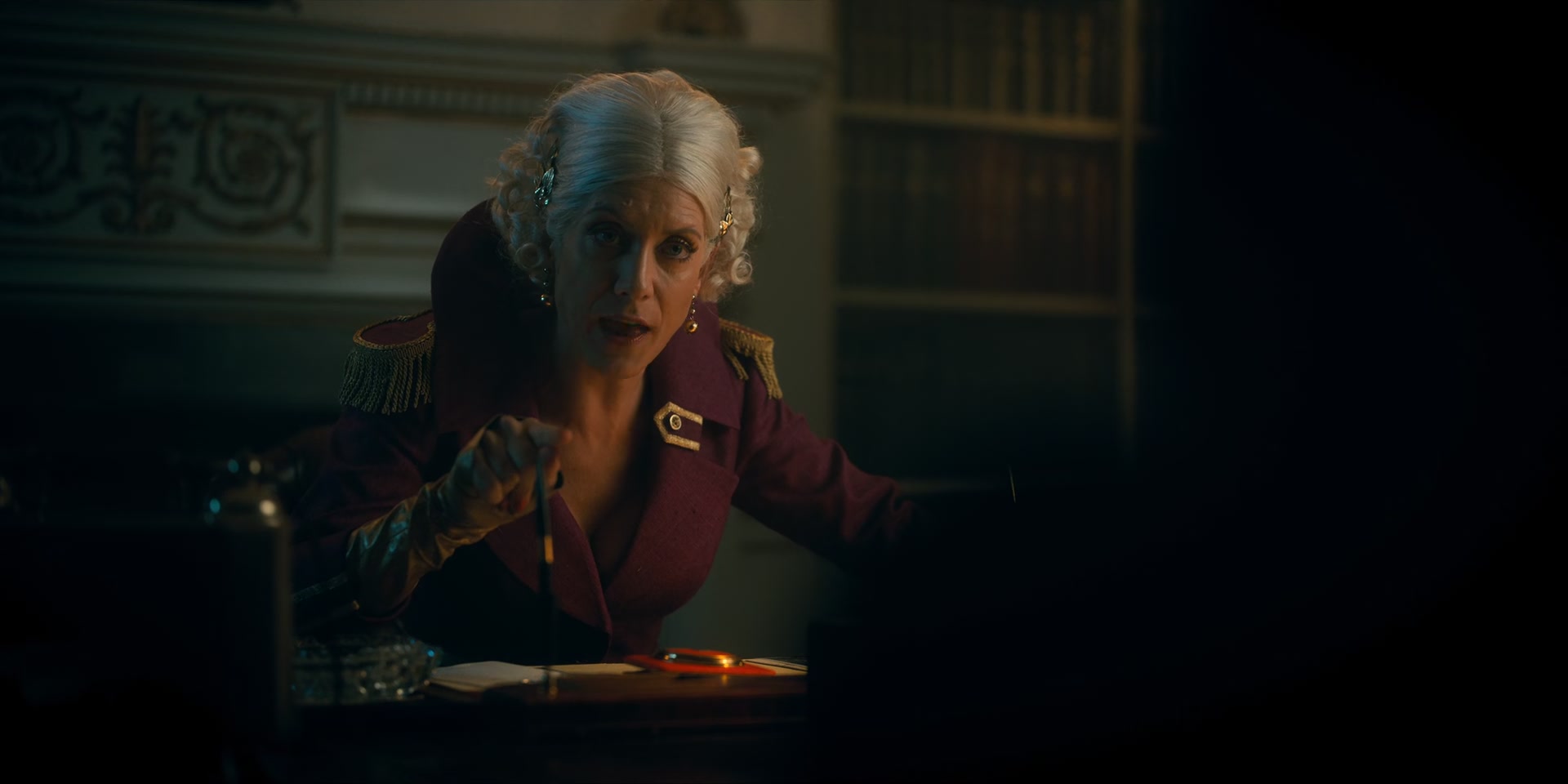 2x08_0225.jpg