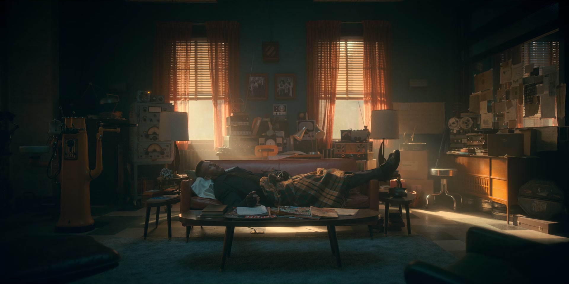2x08_0366.jpg