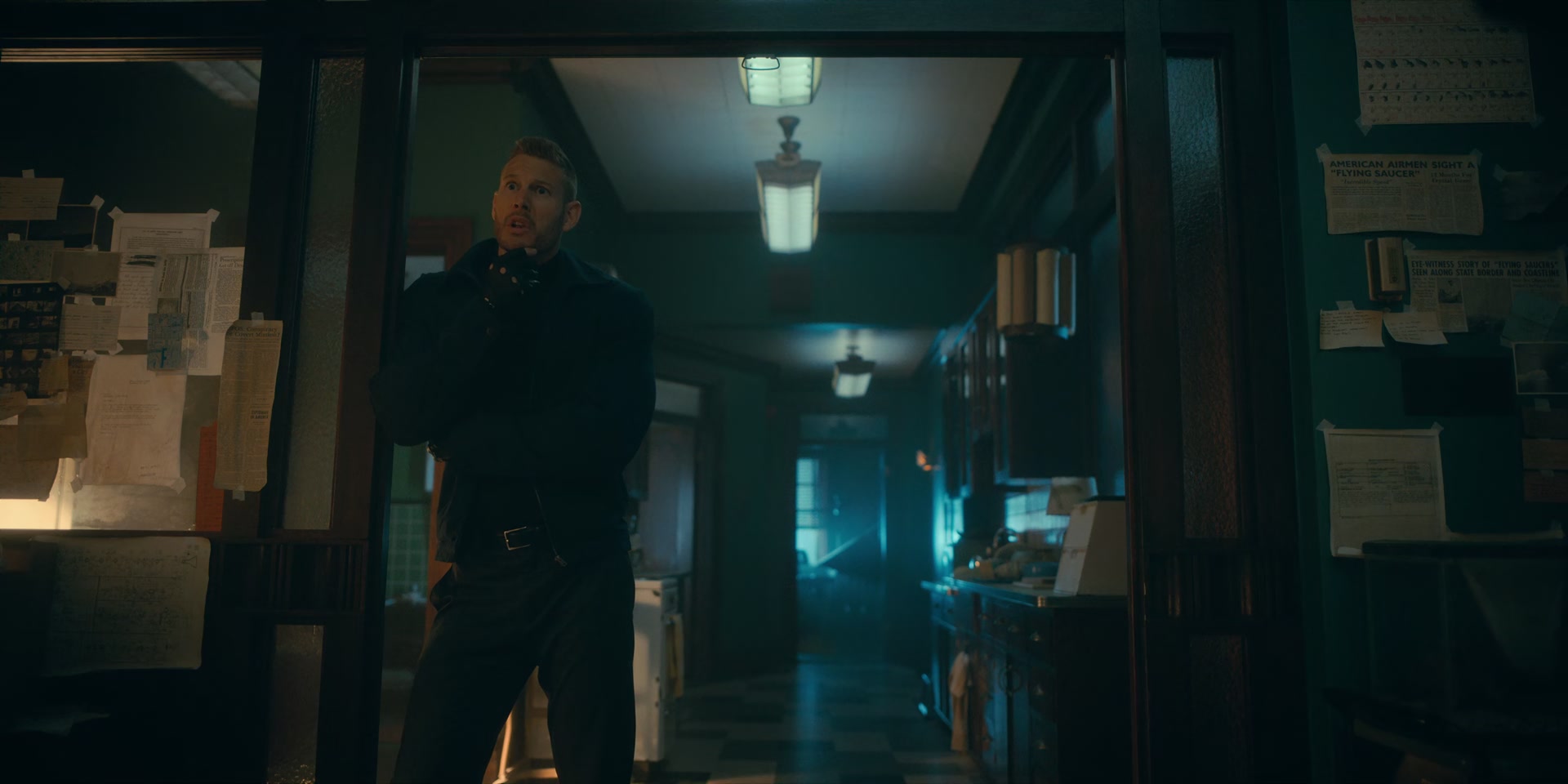 2x08_0429.jpg