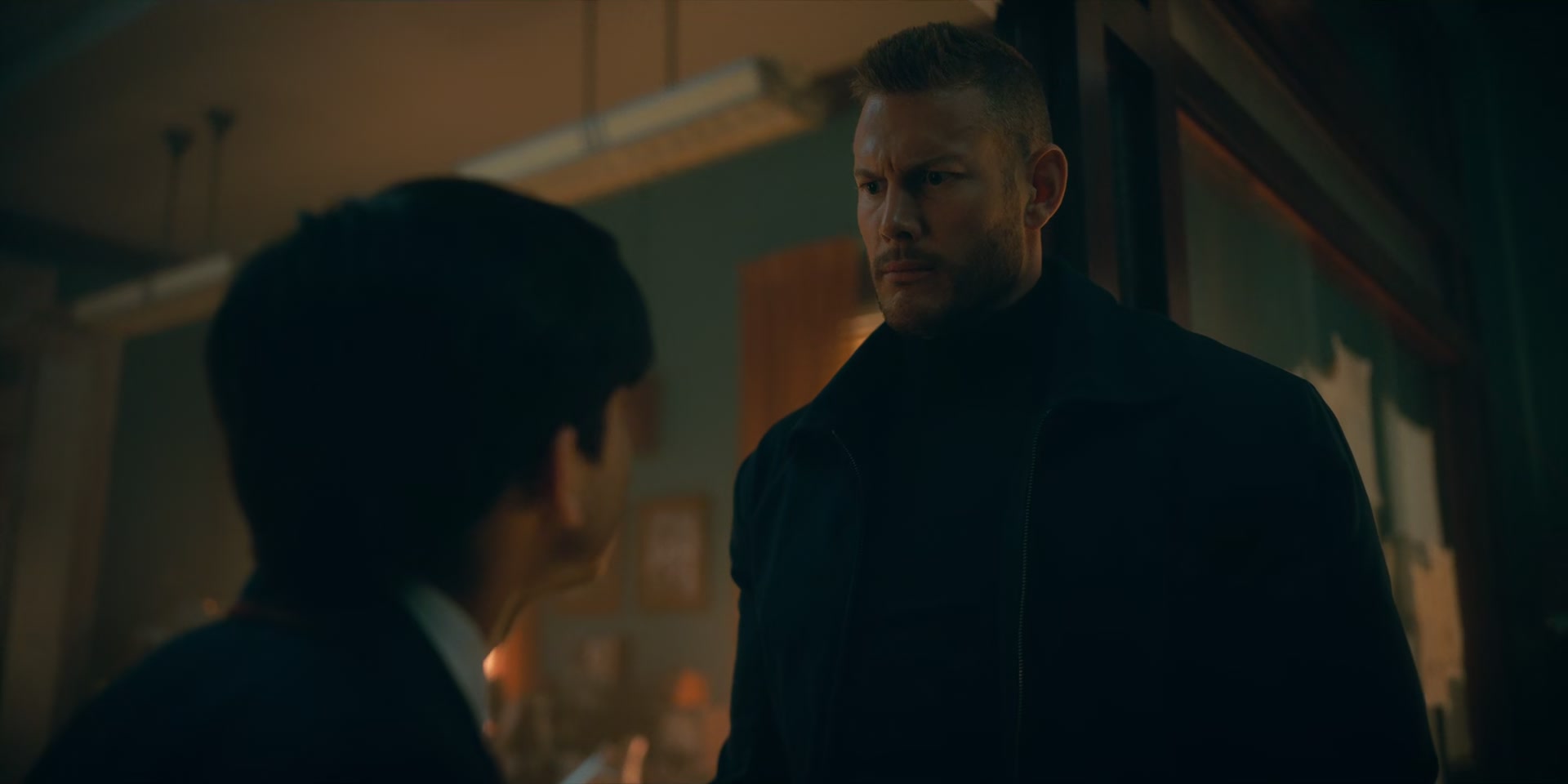 2x08_0443.jpg