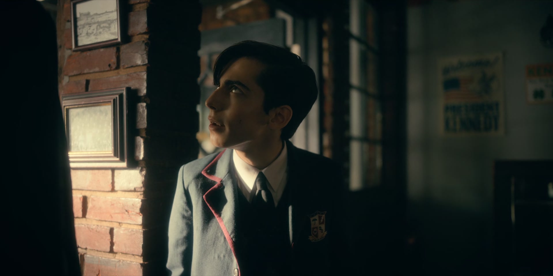 2x08_0595.jpg
