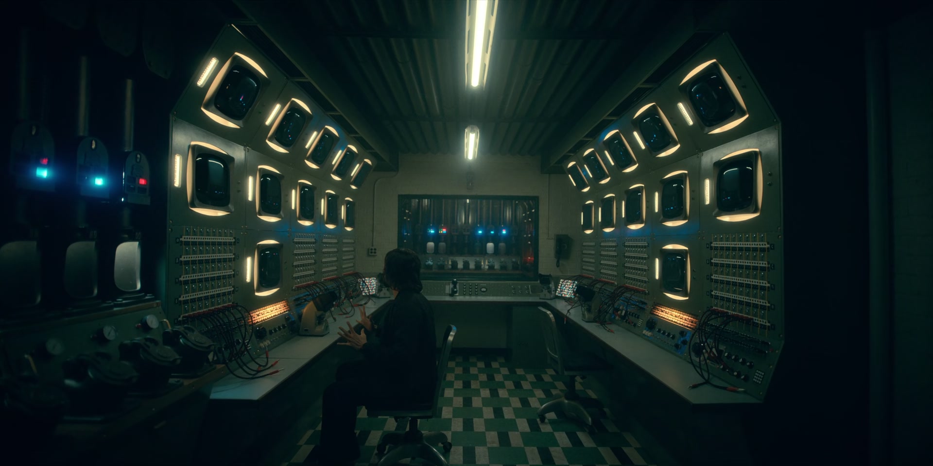 2x08_0815.jpg