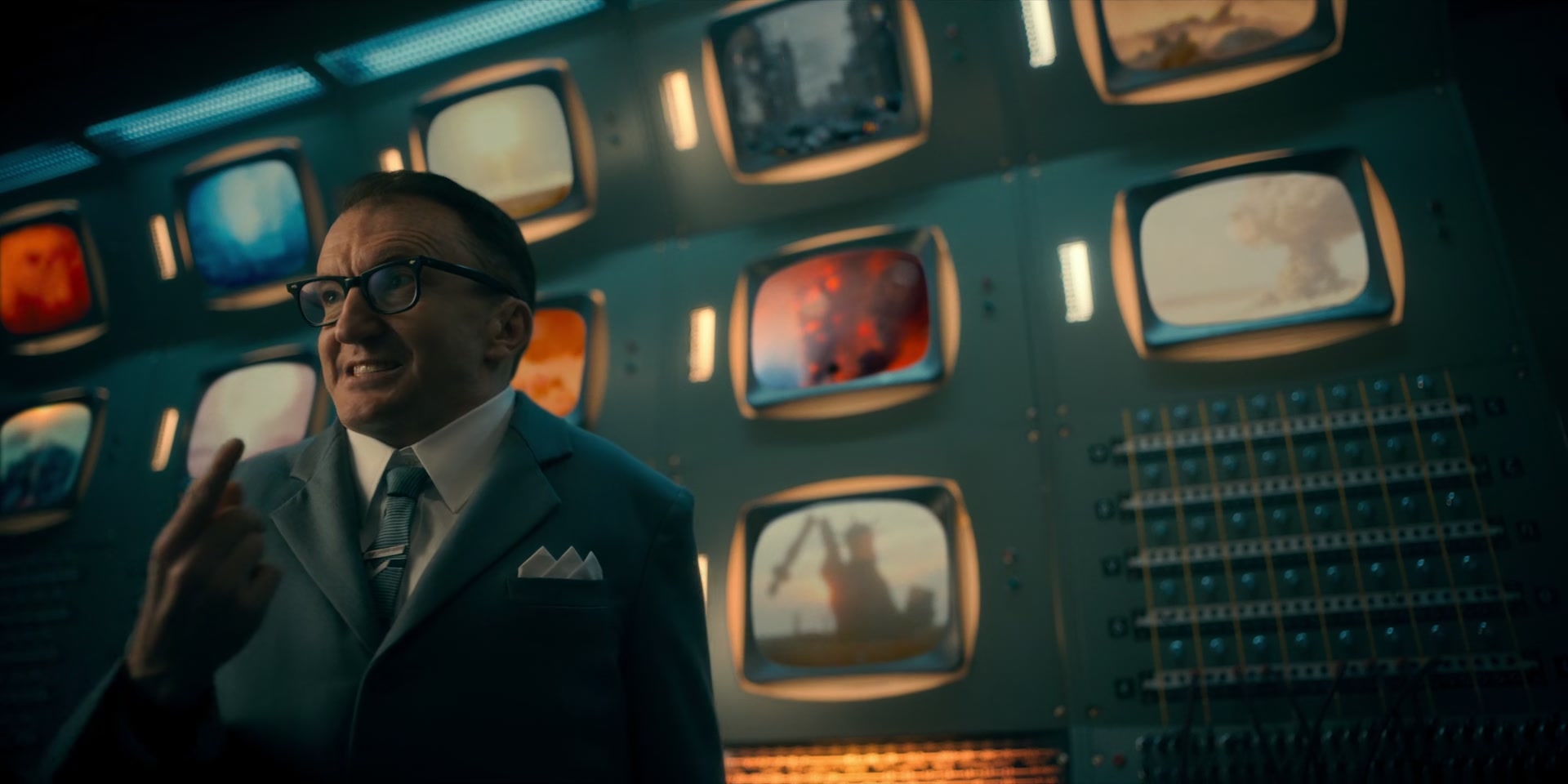 2x08_0925.jpg