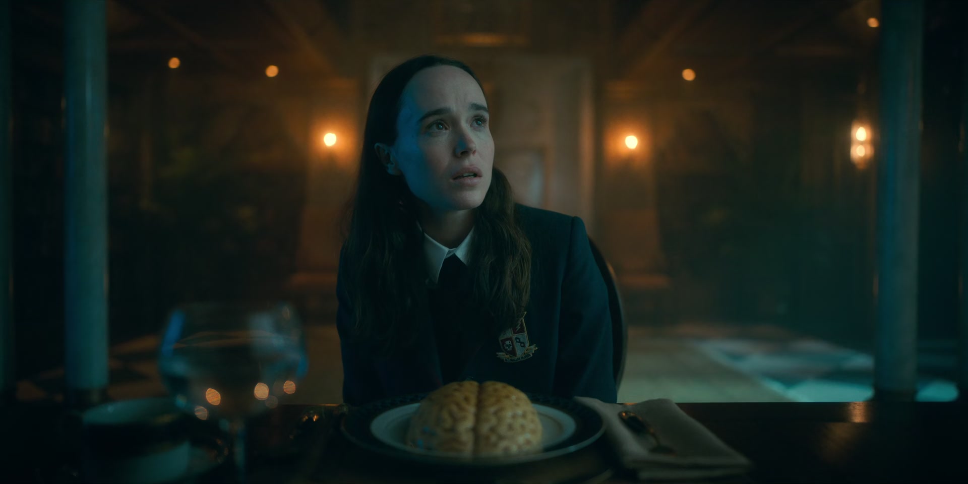 2x08_1228.jpg