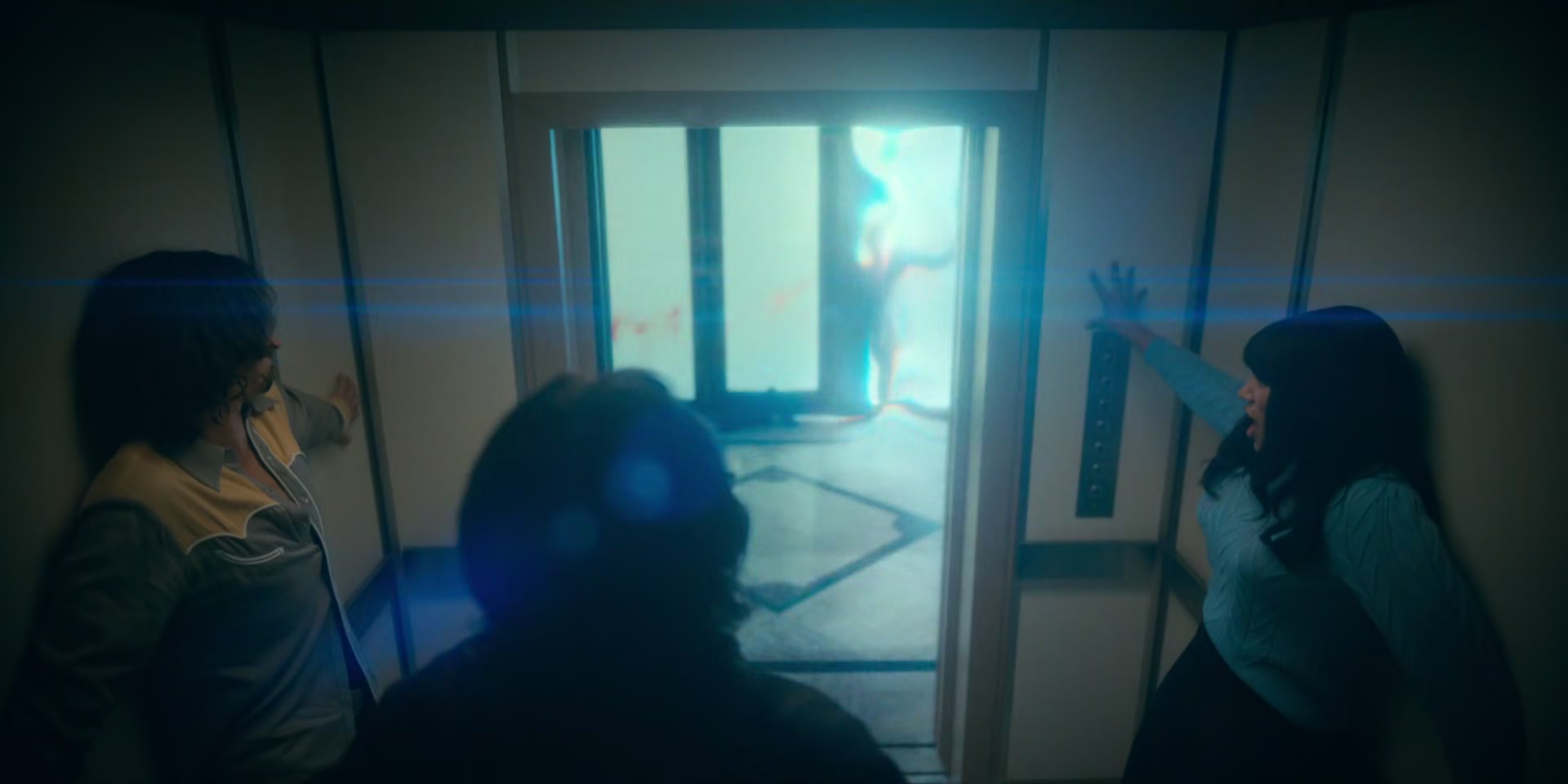 2x08_1261.jpg