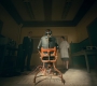 2x08_0504.jpg